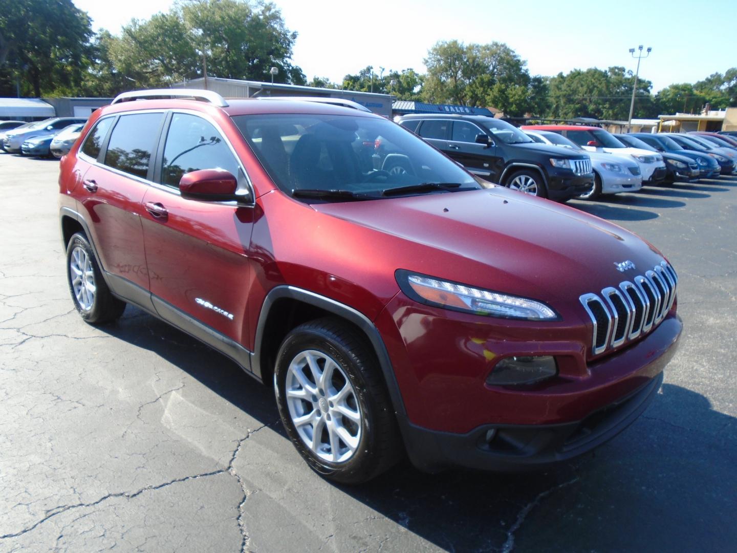 2016 Jeep Cherokee (1C4PJLCB1GW) , located at 6112 N Florida Avenue, Tampa, FL, 33604, (888) 521-5131, 27.954929, -82.459534 - Photo#2